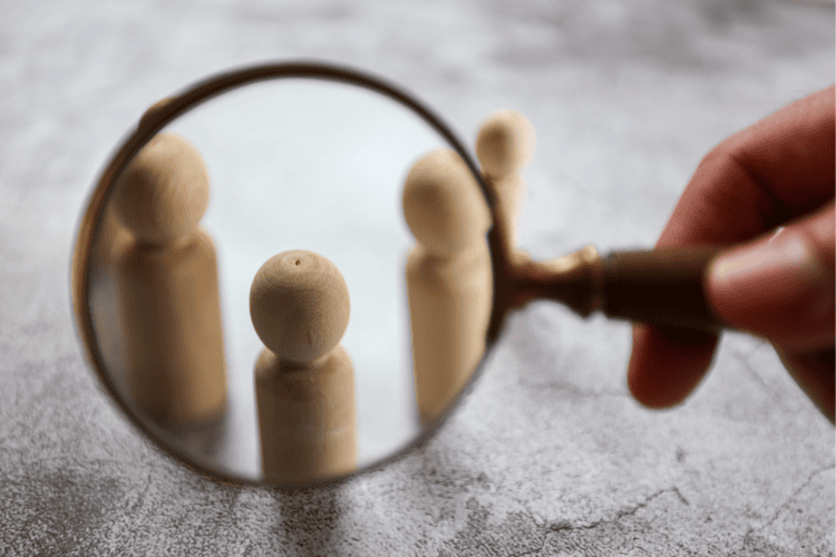 Somos una empresa que trabaja en la consultoría social relacionada con el acceso a ayudas públicas t.